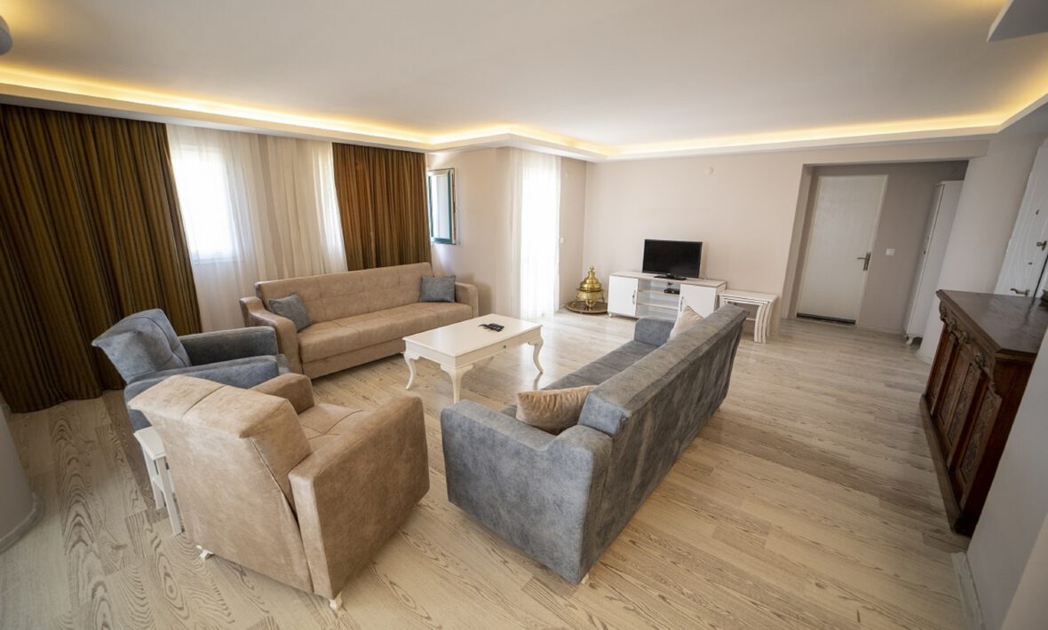 PENTHOUSE CROWN 2+1