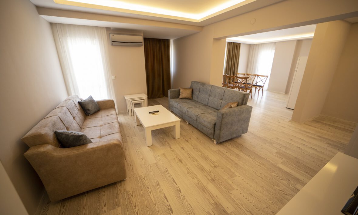 PENTHOUSE SILVER KING 2+1